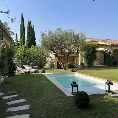 Villa Provencale Avec Piscine - Proche Uzes *