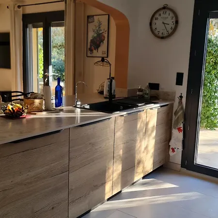 Provencale Avec Piscine - Proche Uzes Villa
